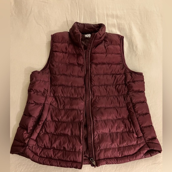 32 Degrees Burgundy Quilted Vest - Picture 1 of 4